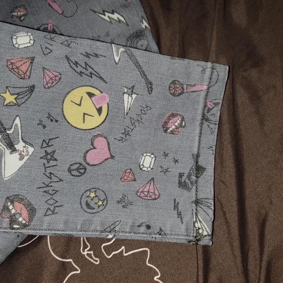 Girls Emoji Print Skinny Jeans - Picture 4 of 4